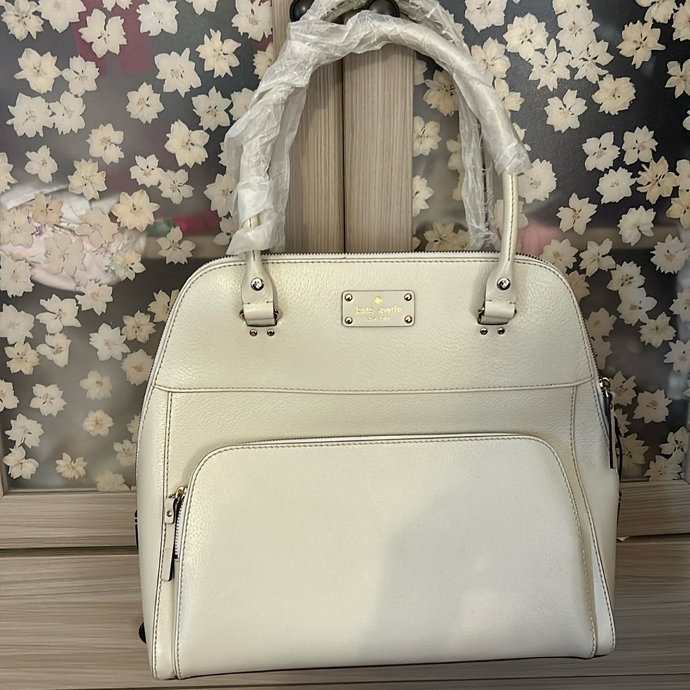 Kate Spade leather Wellesley large maeda Wellesley handbag in porcelain.